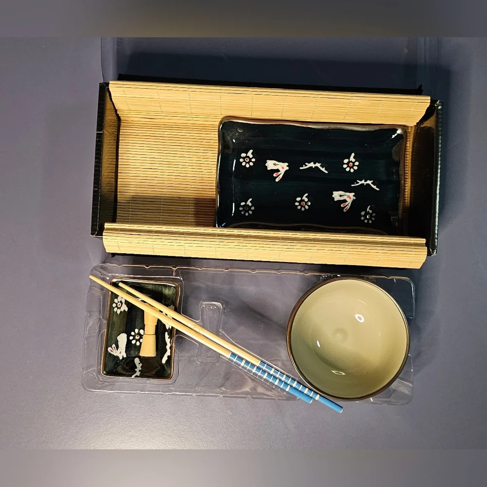 [Vintage Sushi Set] White Rabbits & Flowers on Dark Bluish/Green Ceramic…